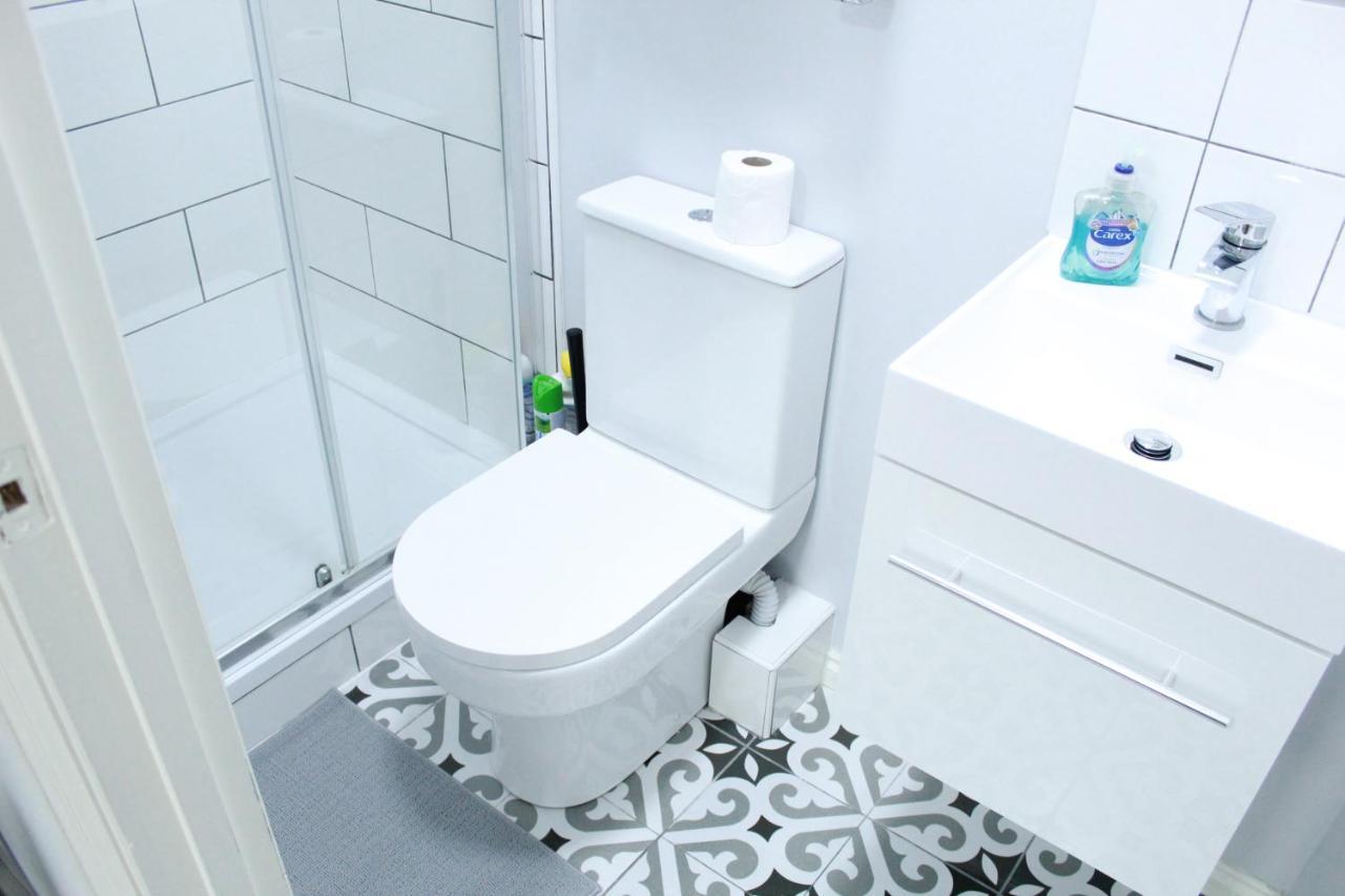 Séjour chez l'habitant Private Toilet, 15 Min To Londres