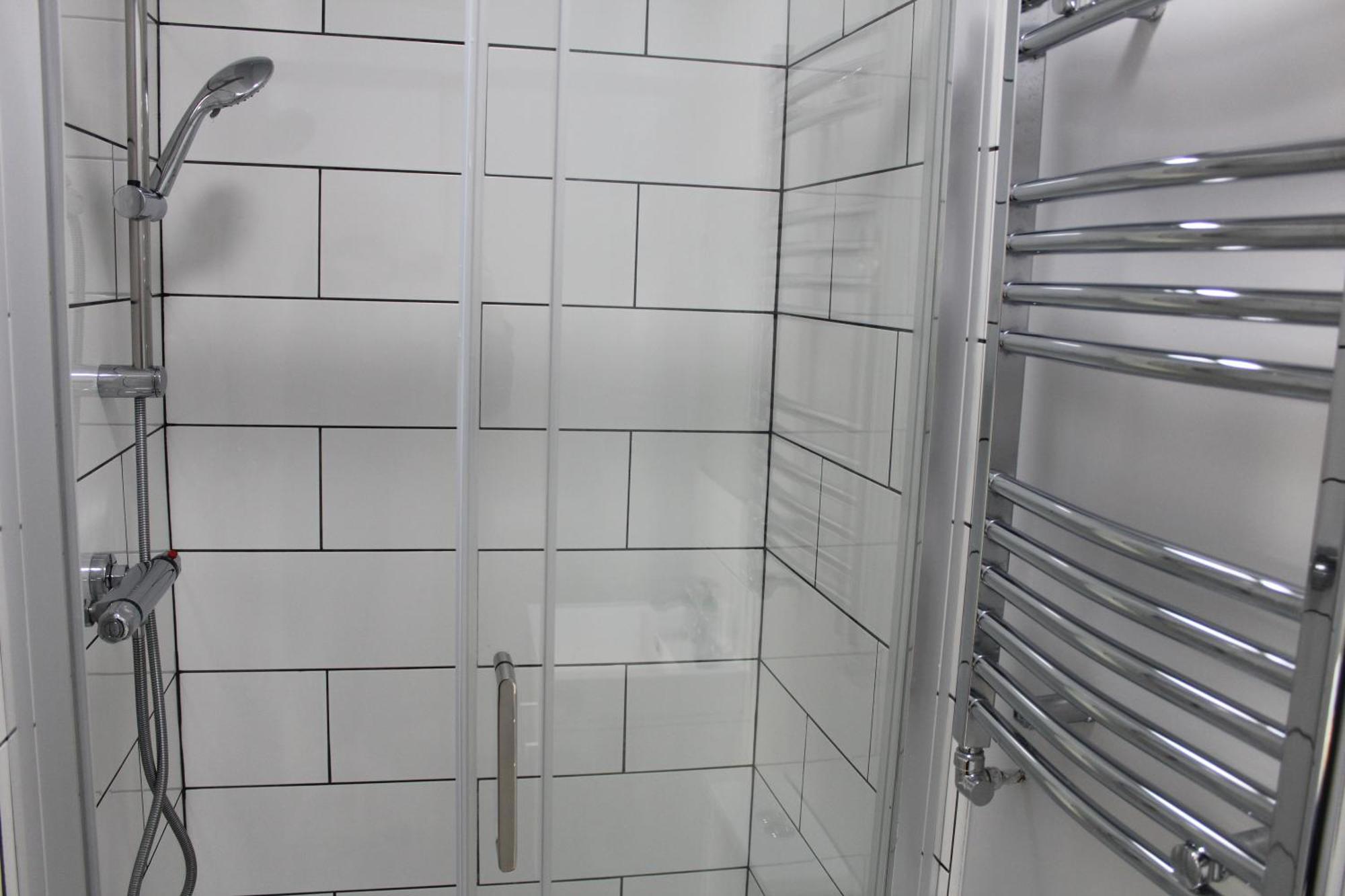 Séjour chez l'habitant Private Toilet, 15 Min To Londres